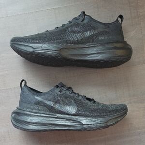 Nike Men's Dark Gray Athletic Shoes